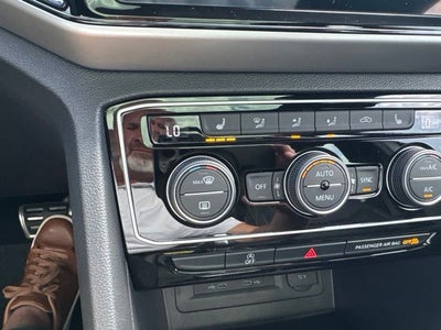 2023 Volkswagen Atlas Cross Sport 3.6L V6 SEL R-Line