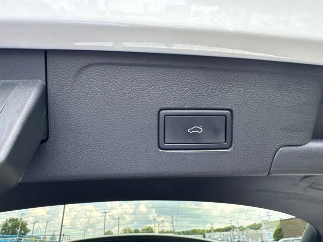 2023 Volkswagen Atlas Cross Sport 3.6L V6 SEL R-Line