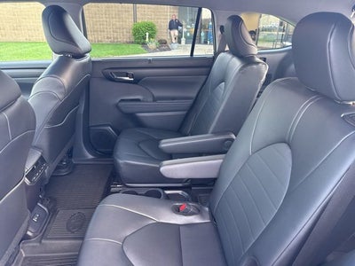 2025 Toyota Highlander XLE