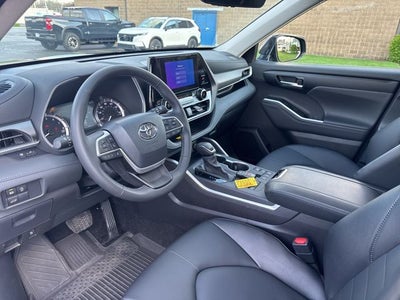 2025 Toyota Highlander XLE