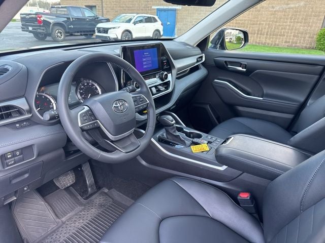 2025 Toyota Highlander XLE